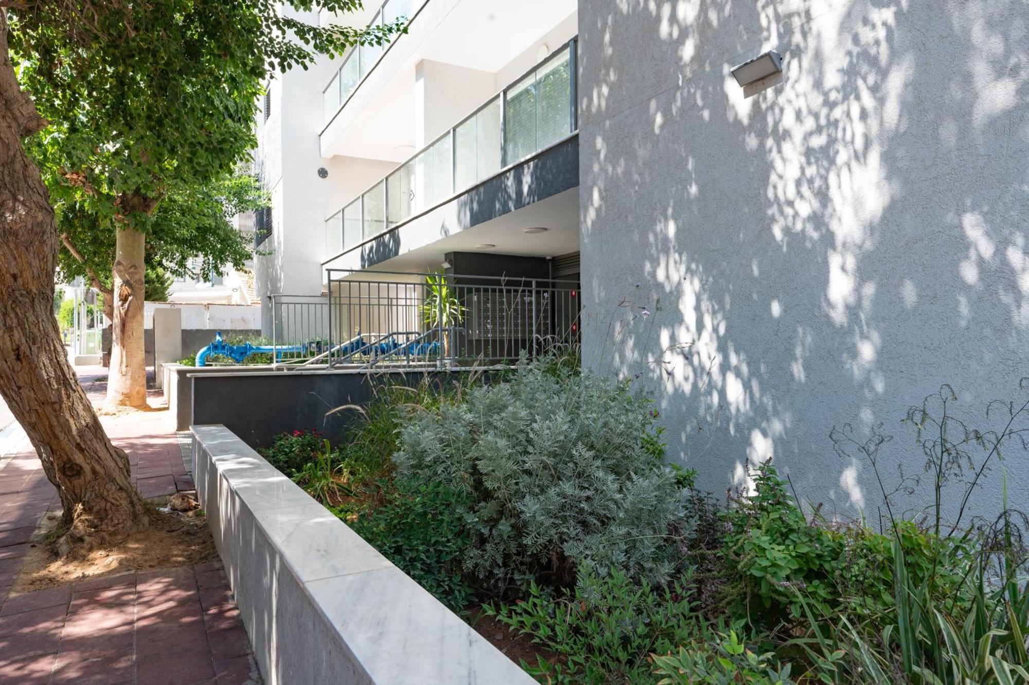 Family Apartment By Israpart Ramat Gan Exterior photo